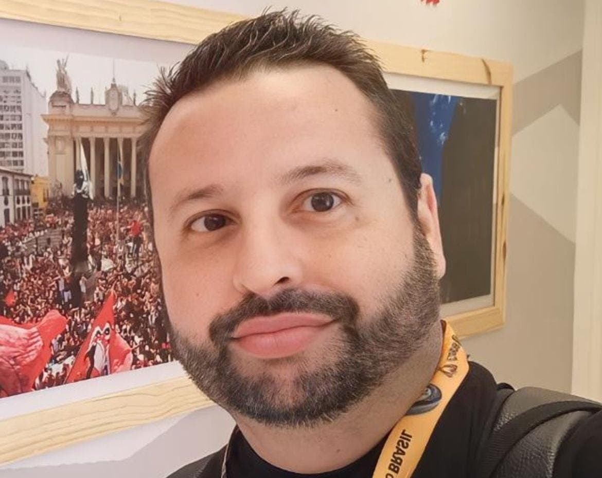 Max Oliveira cobria o Flamengo