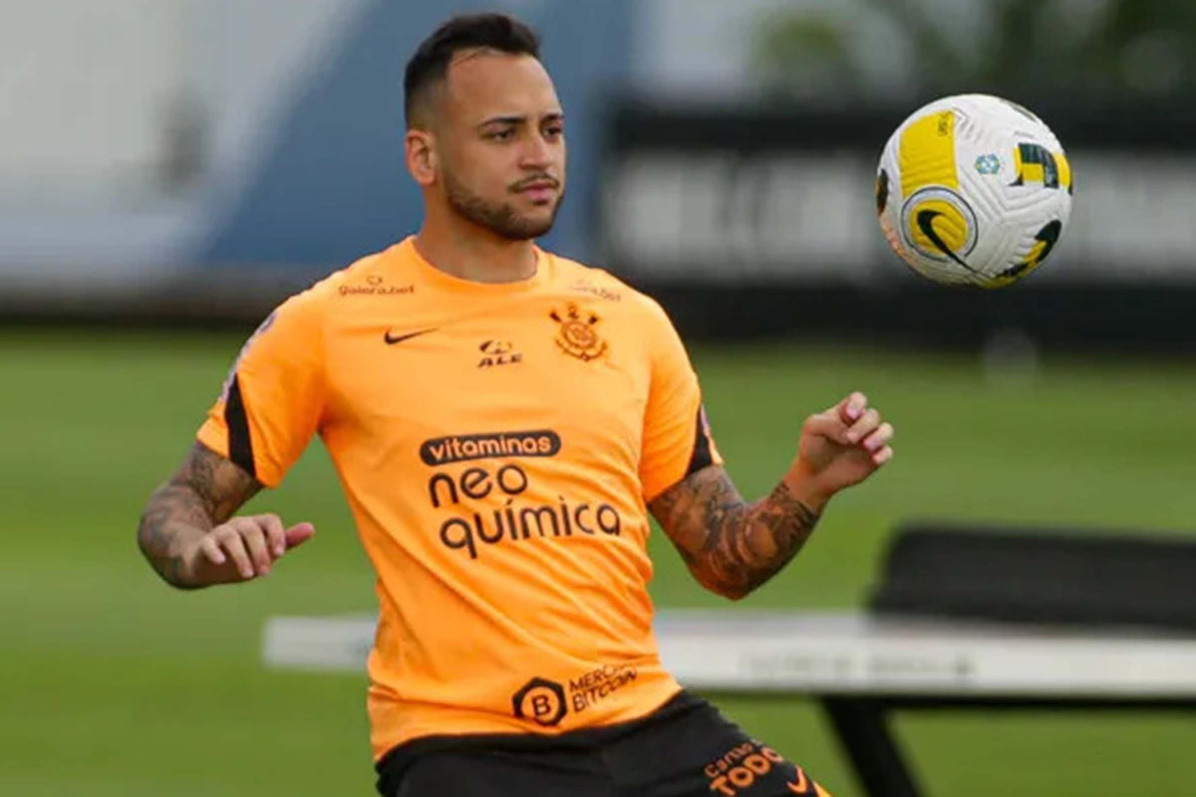 Maycon treina normal no Corinthians enquanto Flamengo negocia com Shakhtar Donetsk