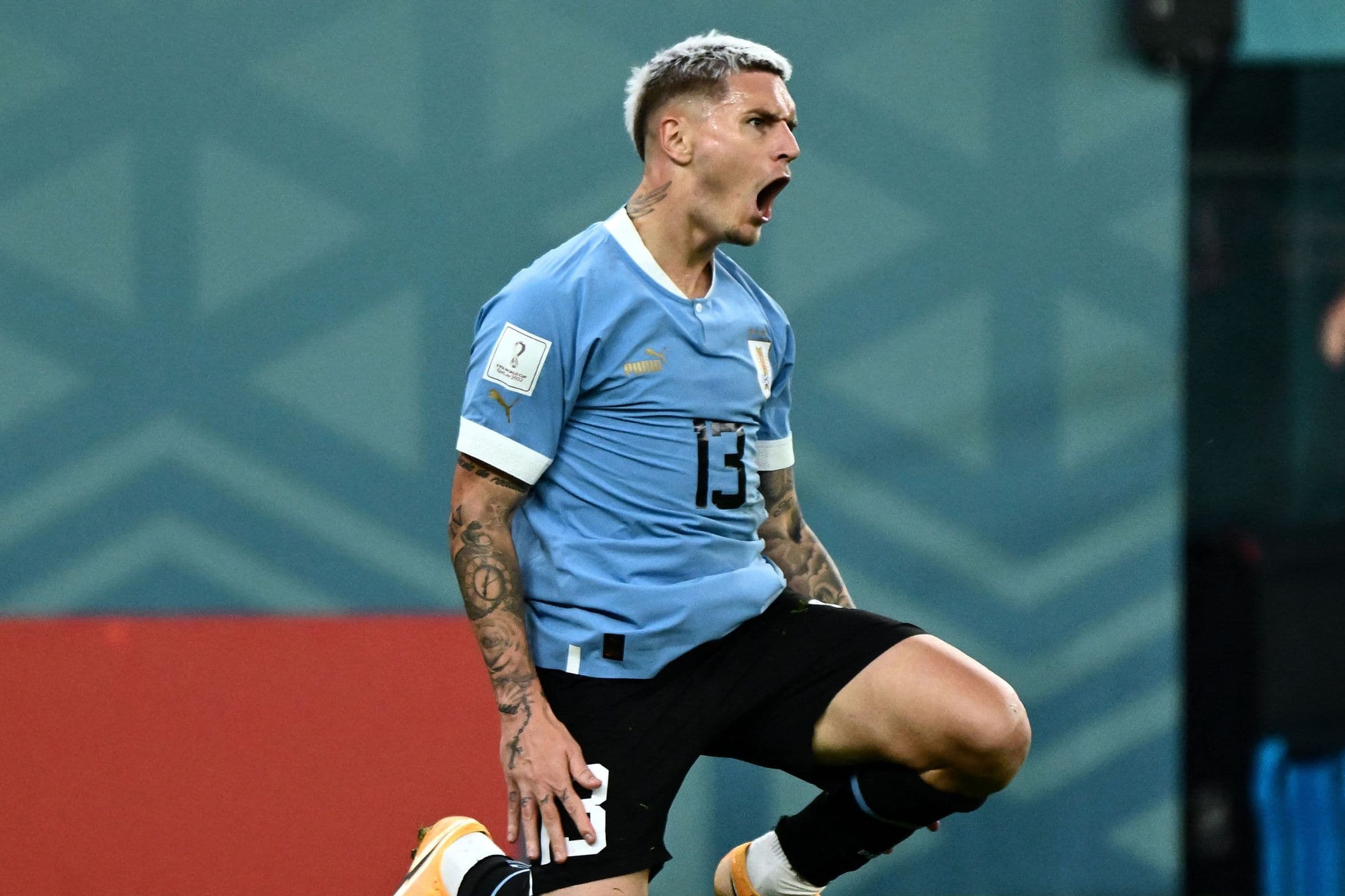 Varela, lateral do Flamengo, foi titular em Uruguai x País Basco