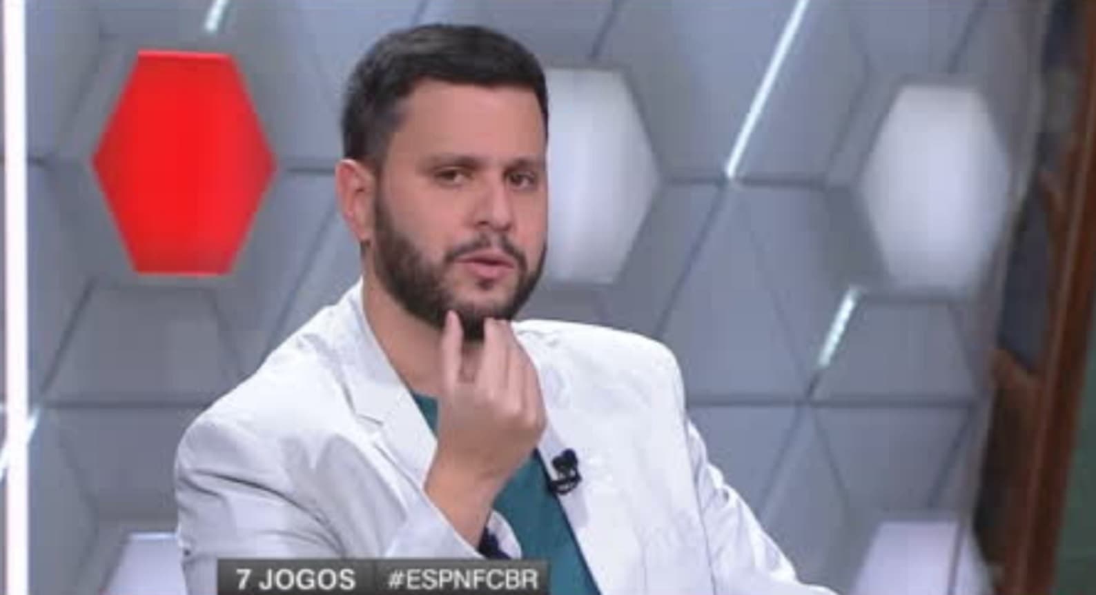 fernando campos analisa léo ortiz no flamengo