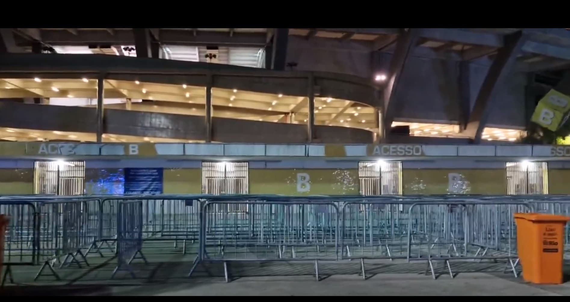 Baixo número de tricolores no Maracanã faz portão B ficar fechado; Nação brinca que Fluminense está acostumado a pular B