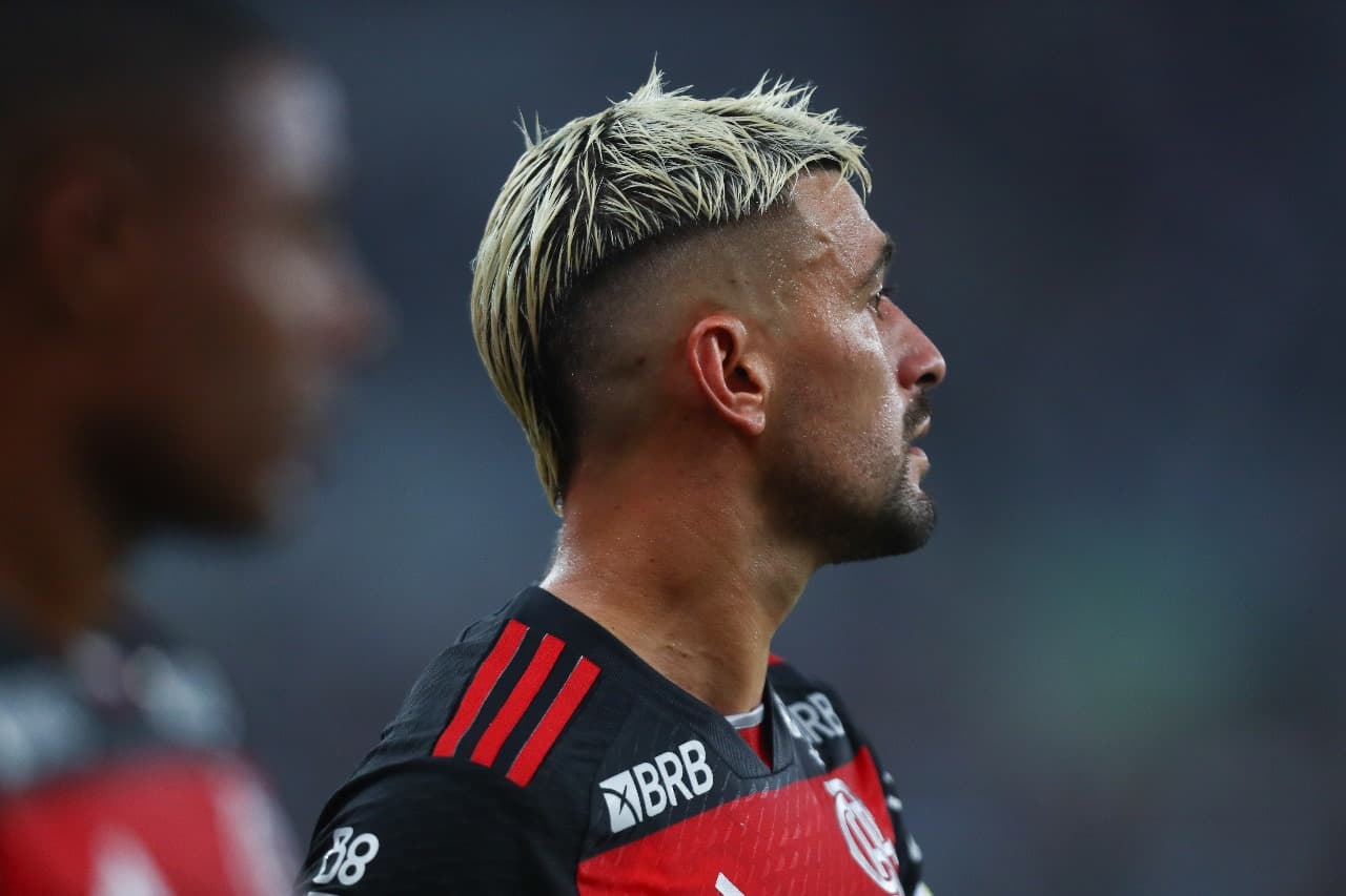 arrascaeta em ação pelo flamengo