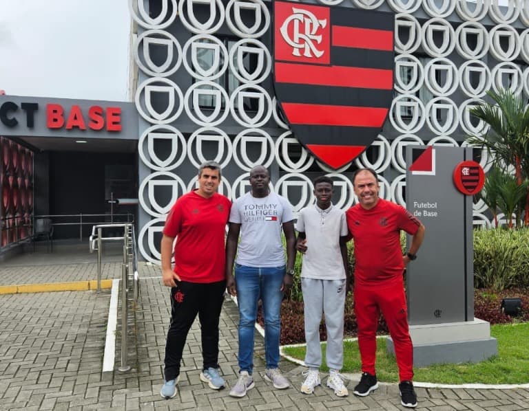 Flamengo contrata jovem senegalês de apenas 9 anos e 1,78m