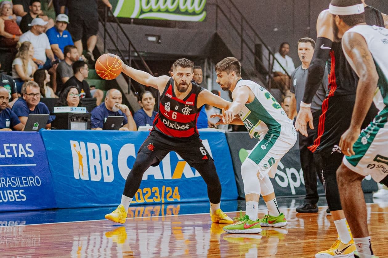 Franco Balbi lidera Flamengo no NBB