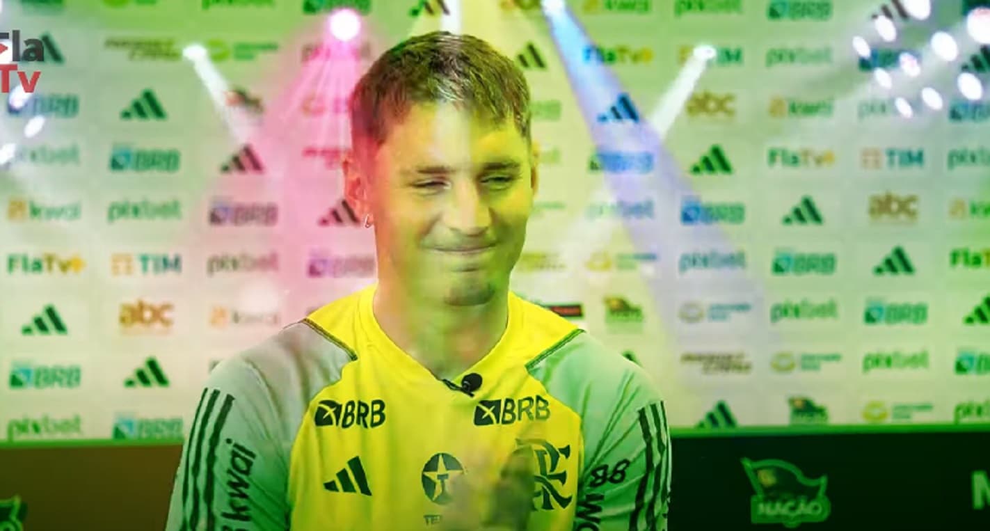 varela canta música de anita na tv do flamengo