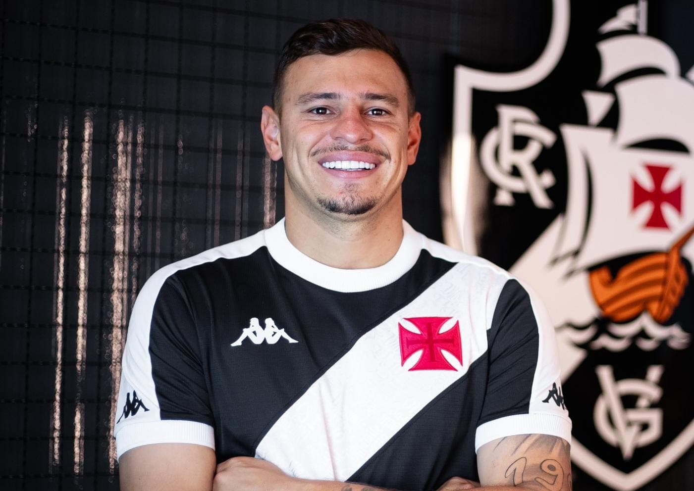 Hugo Moura anunciado pelo Vasco