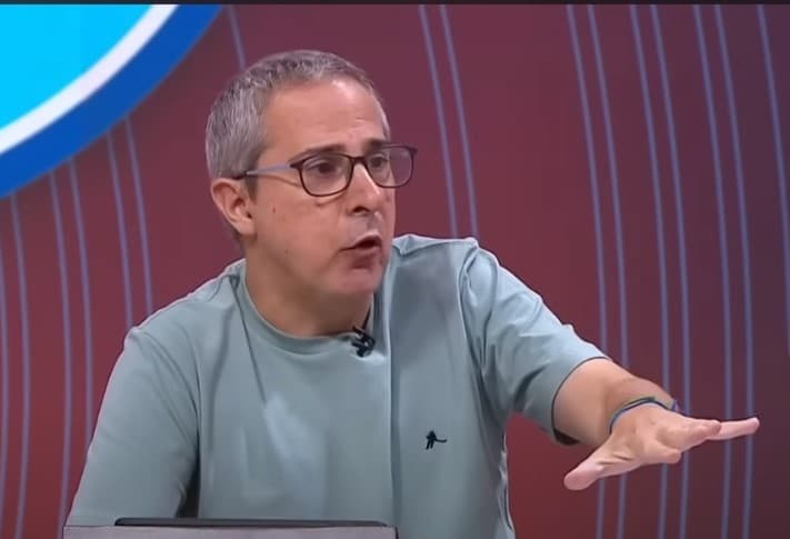 Mansur durante programa Troca de Passes, do SporTV; jornalista falou sobre Flamengo x Bahia