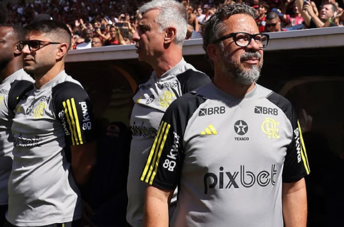 cleber xavier em jogo do flamengo