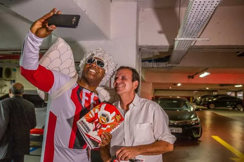 Eduardo Paes confirma que está ajudando Flamengo a conseguir modelo financeiro para construir estádio próprio no terreno do Gasômetro