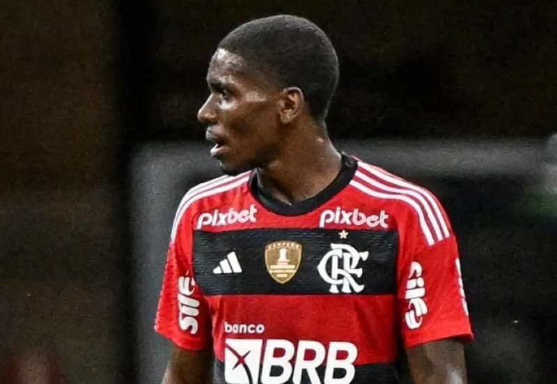 evertton araújo em ação pelo flamengo