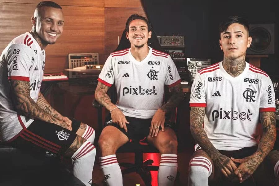 Flamengo confirma decisão de renovar com a Adidas e convoca conselheiros para votar novo contrato junto com aprovação do balanço de 2023