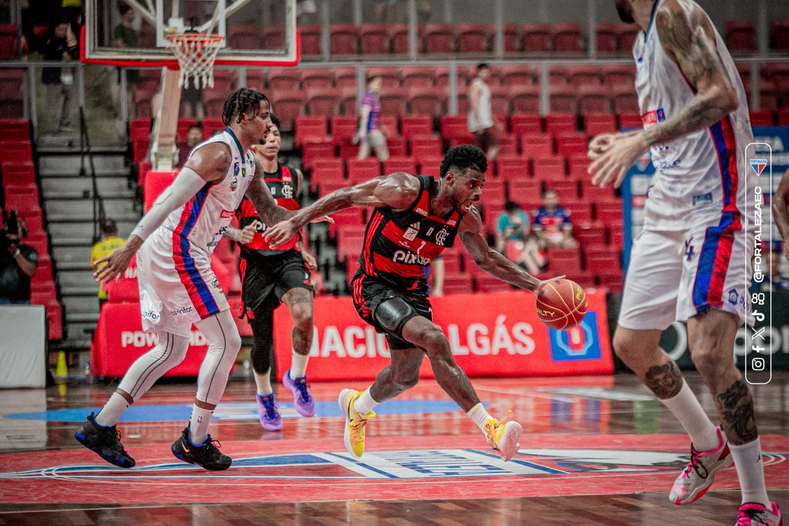Gui Deodato foi o cestinha da vitória do Flamengo no NBB