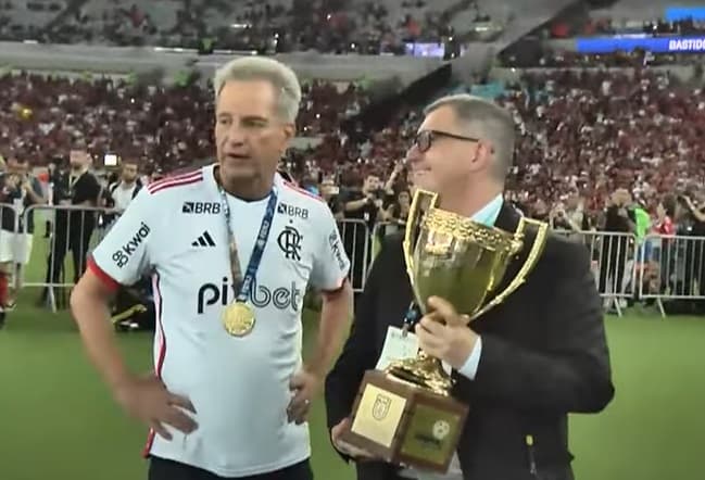 Contrato com a Globo prevê 30 dias para ratificação; Landim assinou acordo no dia 8 de março mas só o enviou para conselhos na semana passada