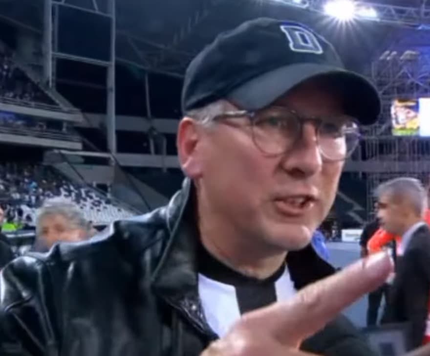 Dono da Saf do Botafogo John Textor. Suspenso pela CBF antes da partida contra o Flamengo no Maracanã pelo Brasileirão.