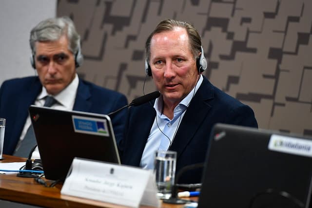 Textor diz à CPI que "erro honesto" de Andreas não tem nenhuma relação com os movimentos estranhos detectados por inteligência artificial