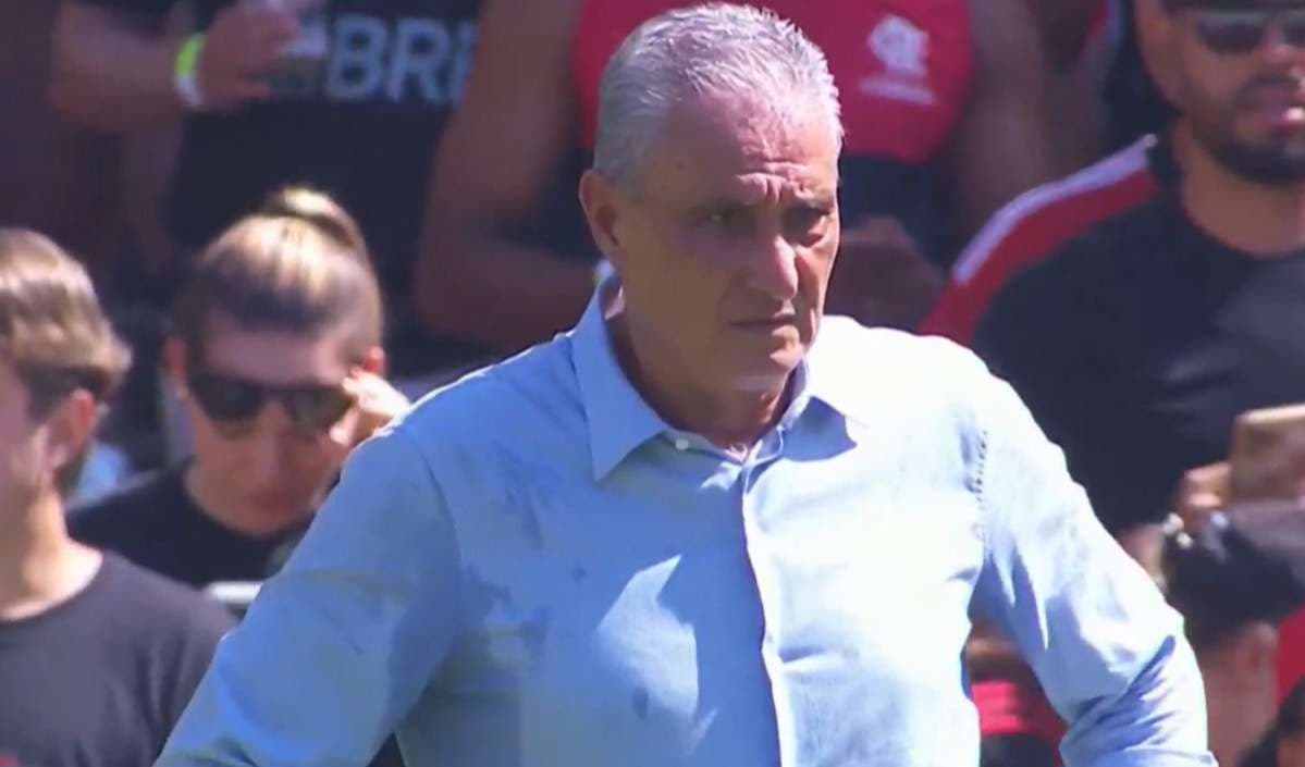 tite durante derrota para o Botafogo. Técnico do Flamengo teve sequência sem vitórias desde 2019 quando comandava a Seleção Brasileira.