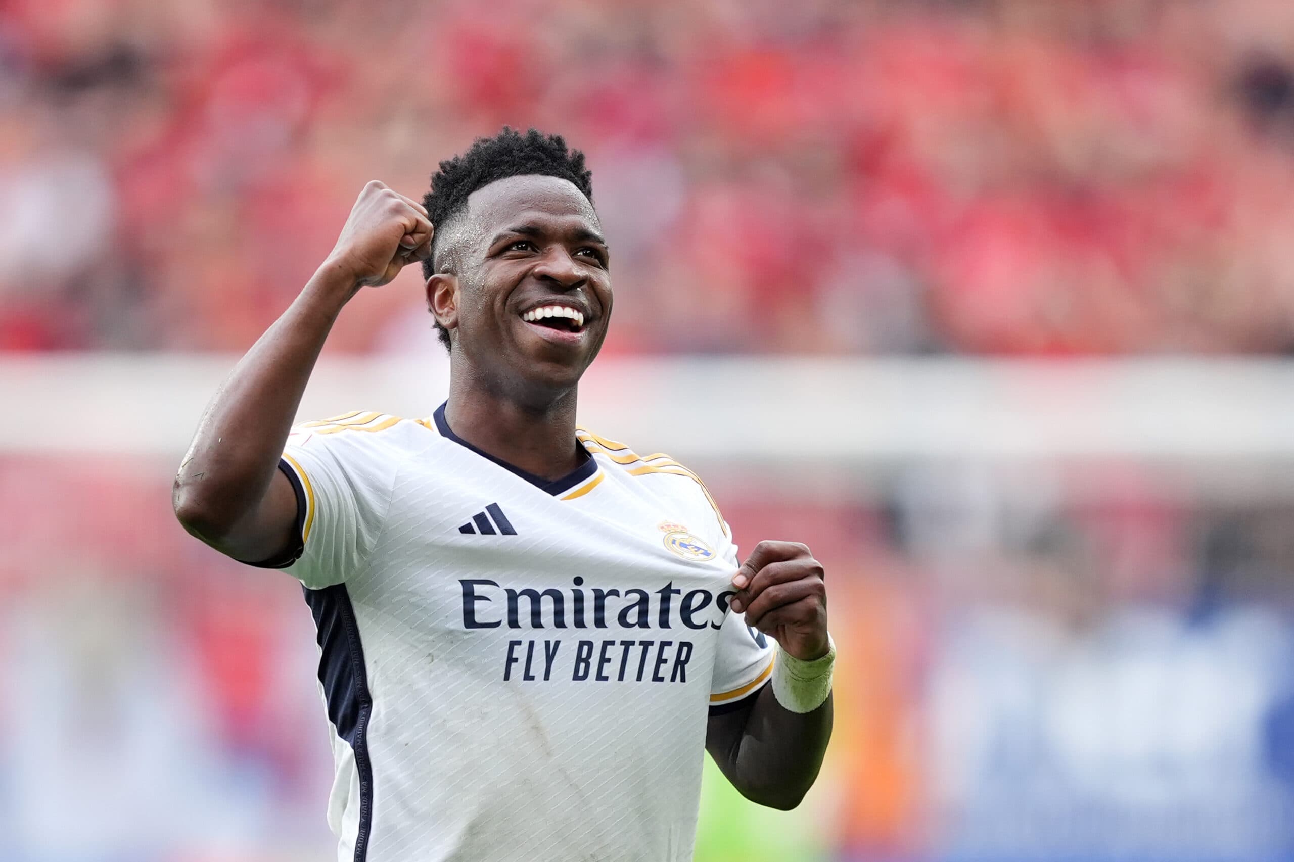 Vini Jr pelo Real contra o Bayern na Champions. Cria do Flamengo fez dois gols