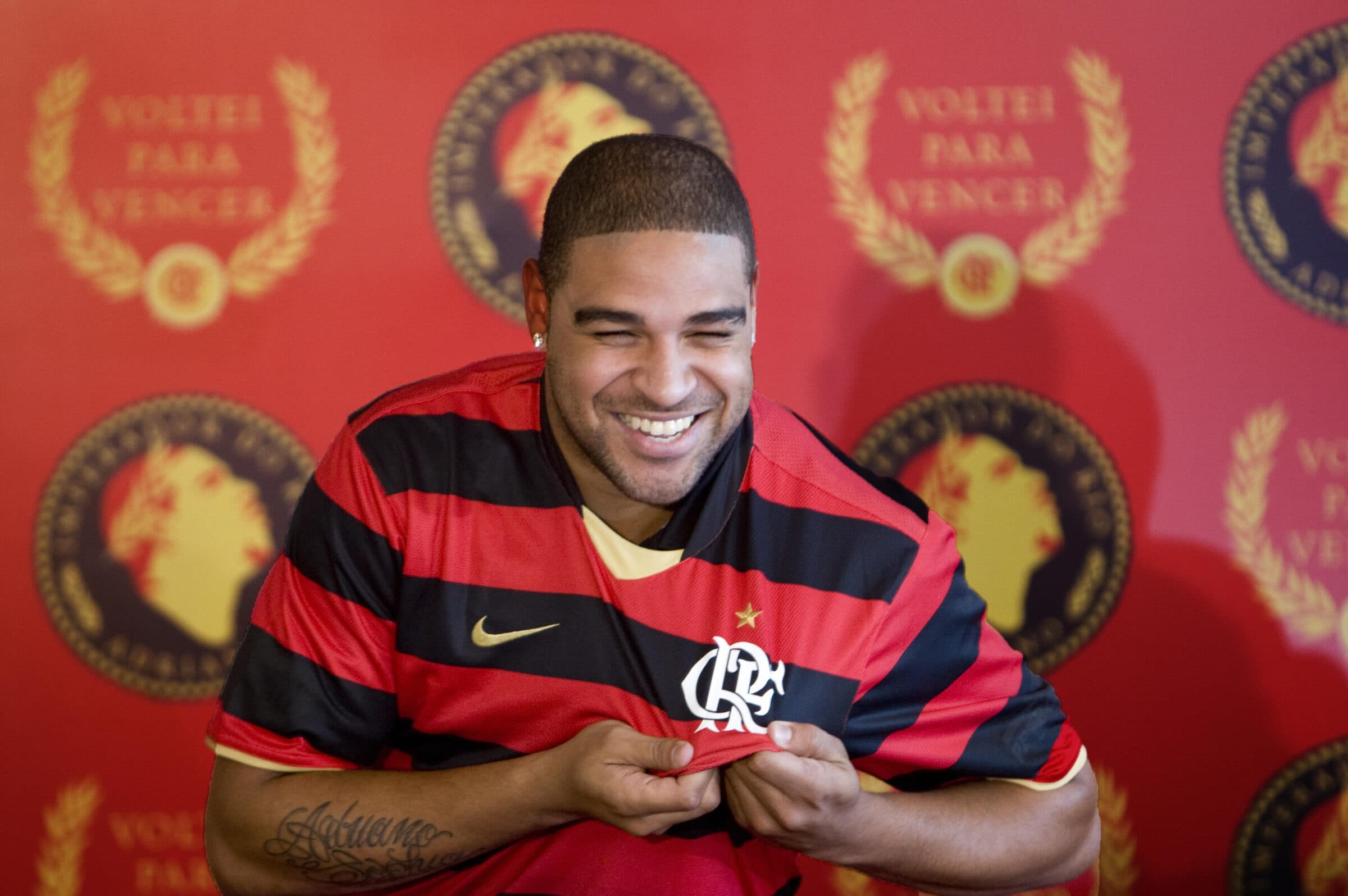 Adriano em apresentação em seu retorno ao Flamengo em 2009
