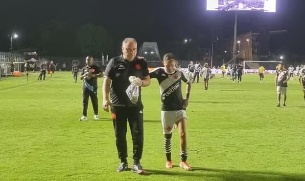 Adson Flamengo Vasco Brasileirão Maracanã