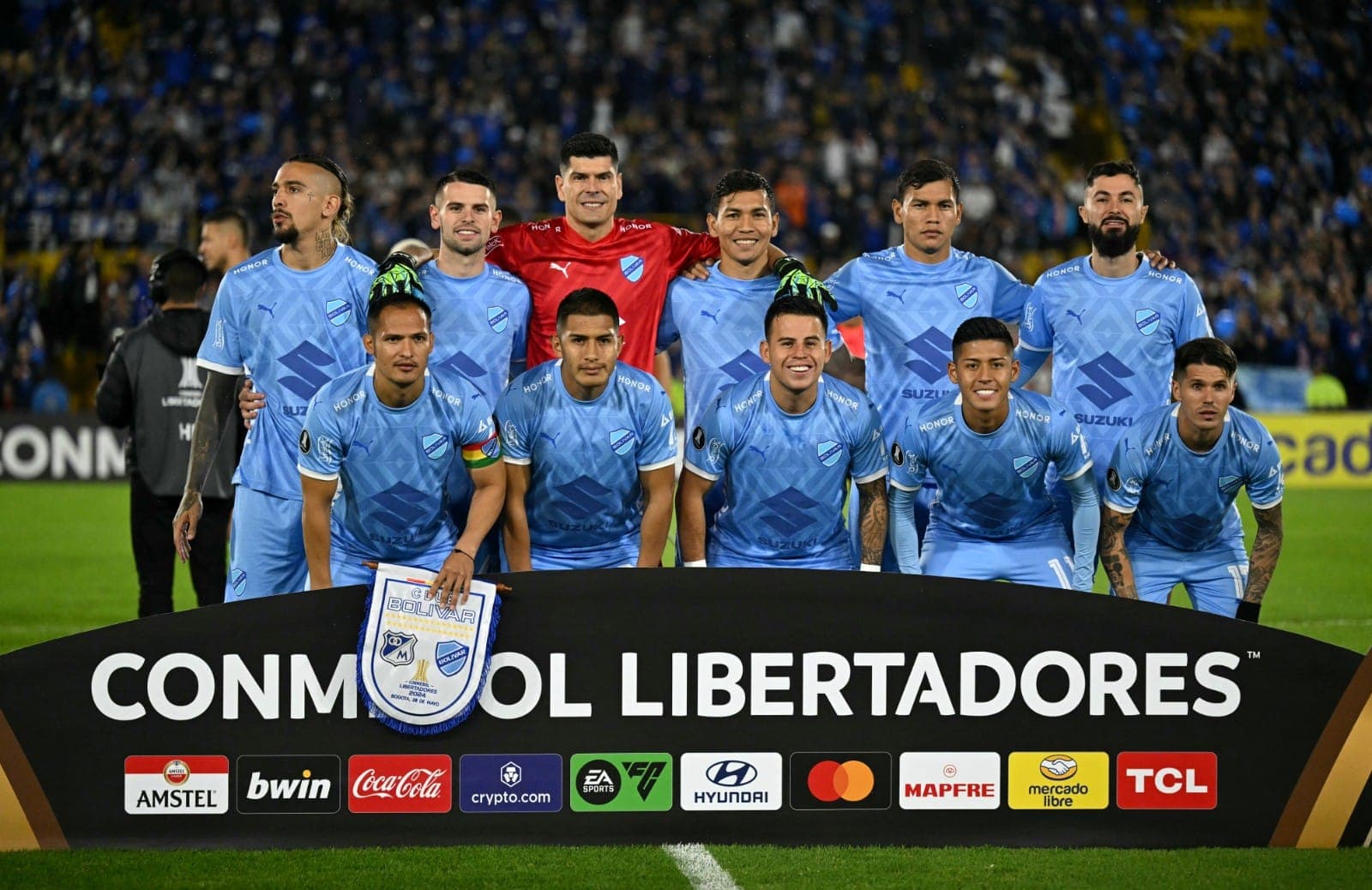 Time do Bolívar perfilado antes de jogo da Libertadores; Flamengo enfrenta equipe nesta quarta-feira