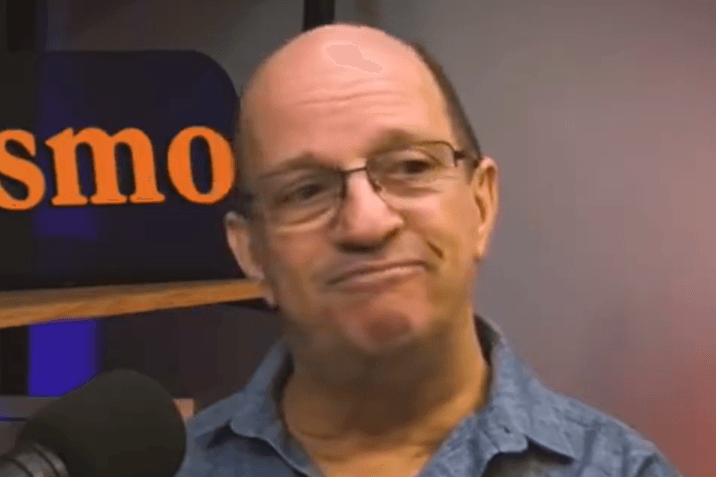 Marcos Uchoa durante entrevista ao podcast Boppismo