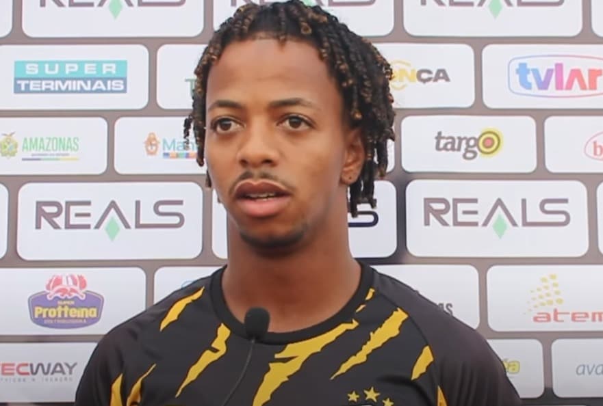 Ênio em entrevista antes de treino do Amazonas para enfrentar o Flamengo