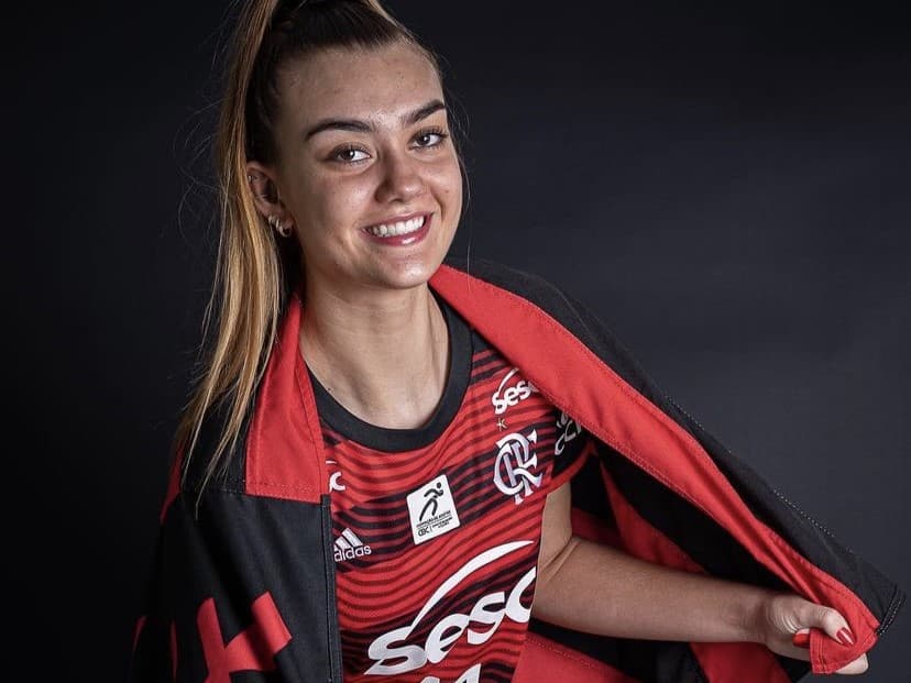 Helena, ponteira do Flamengo e da Seleção