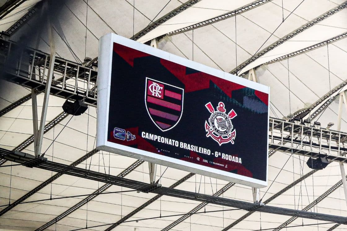 Flamengo enfrenta o Corinthians no Maracanã