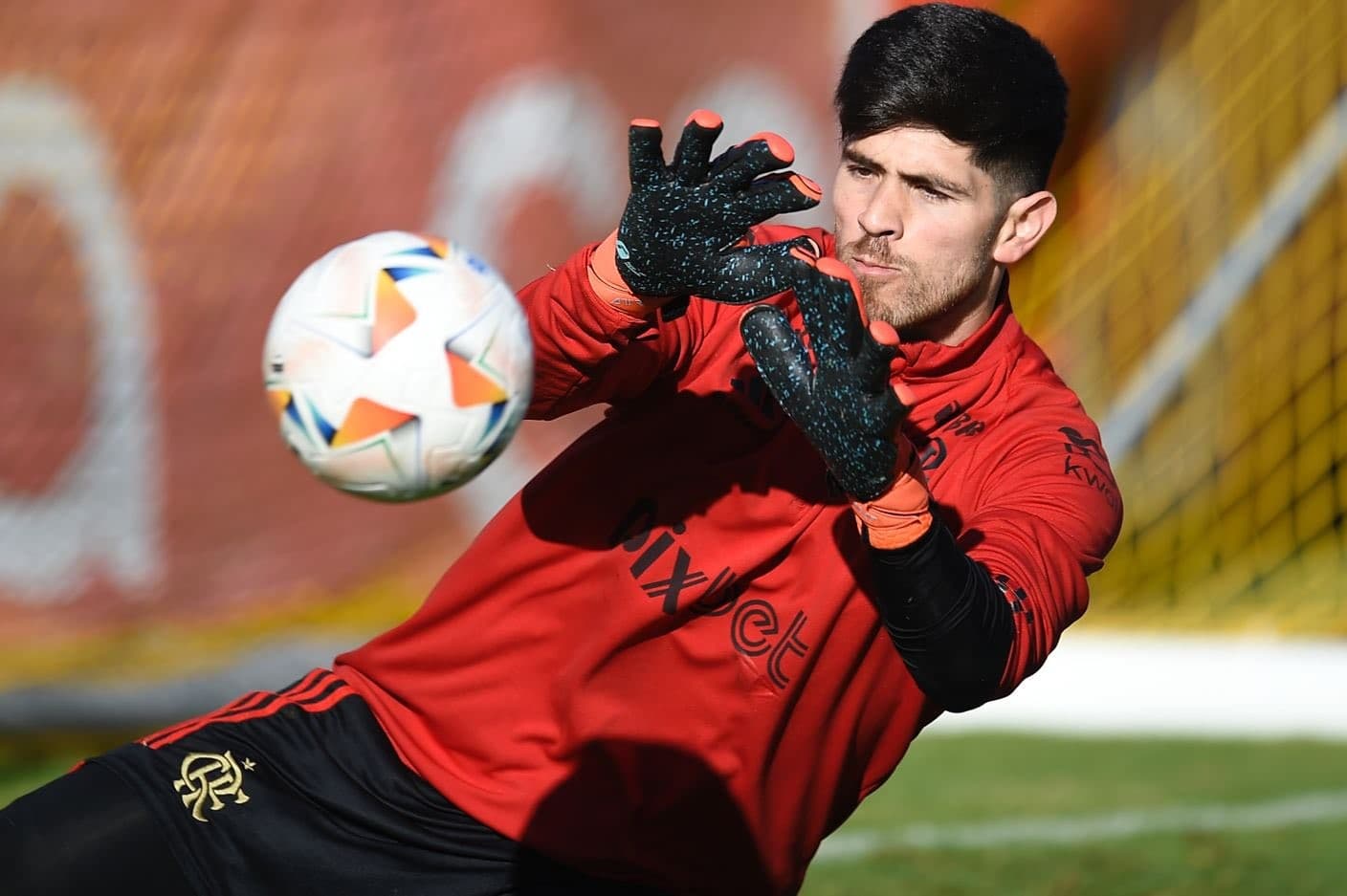 Goleiro Rossi durante treino do Flamengo em Coquimbo, antes de enfrentar o Palestino.