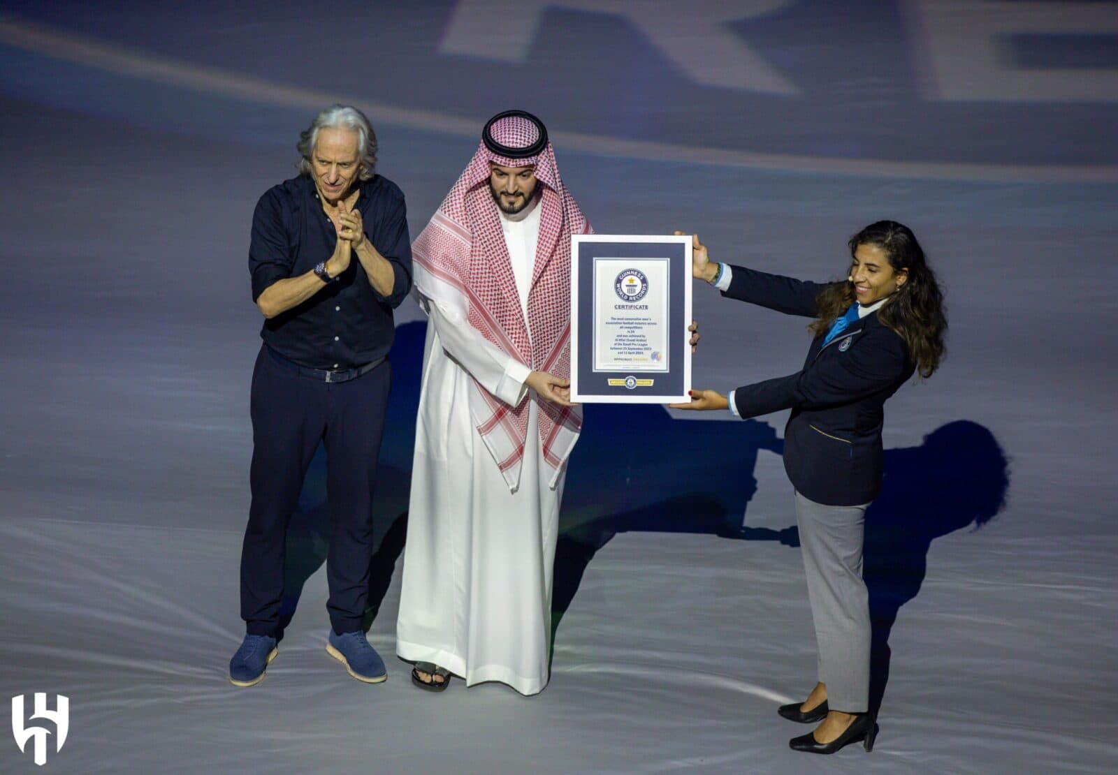 Jorge Jesus e o certificado do livro dos recordes Guinness
