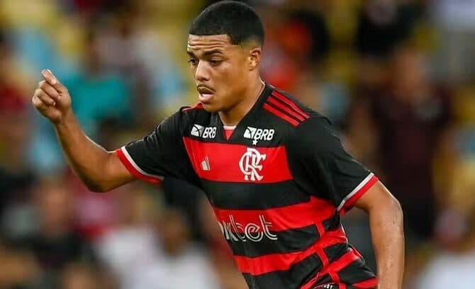 Igor Jesus em campo pelo Flamengo; jovem participou de gol na vitória sobre Amazonas após passar por período de retomada de confiança com Tite