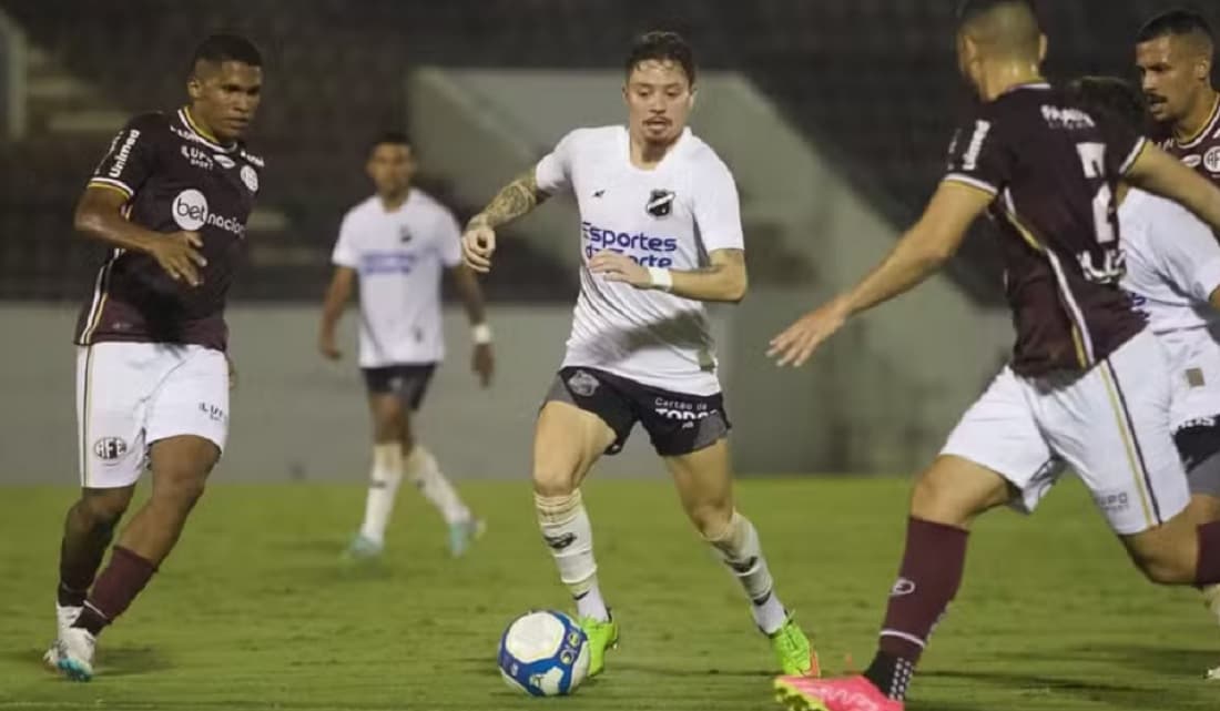 adryan ex-flamengo pelo abc