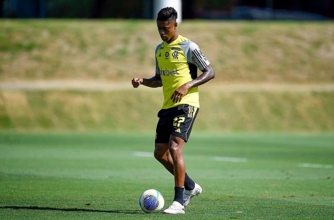 Bruno Henrique está fora do jogo entre Flamengo e Corinthians