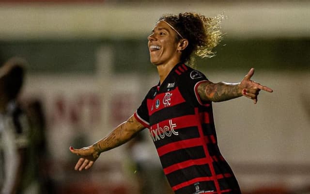 Mamãe Cris, atacante do Flamengo, é convocada para a Seleção Brasileira