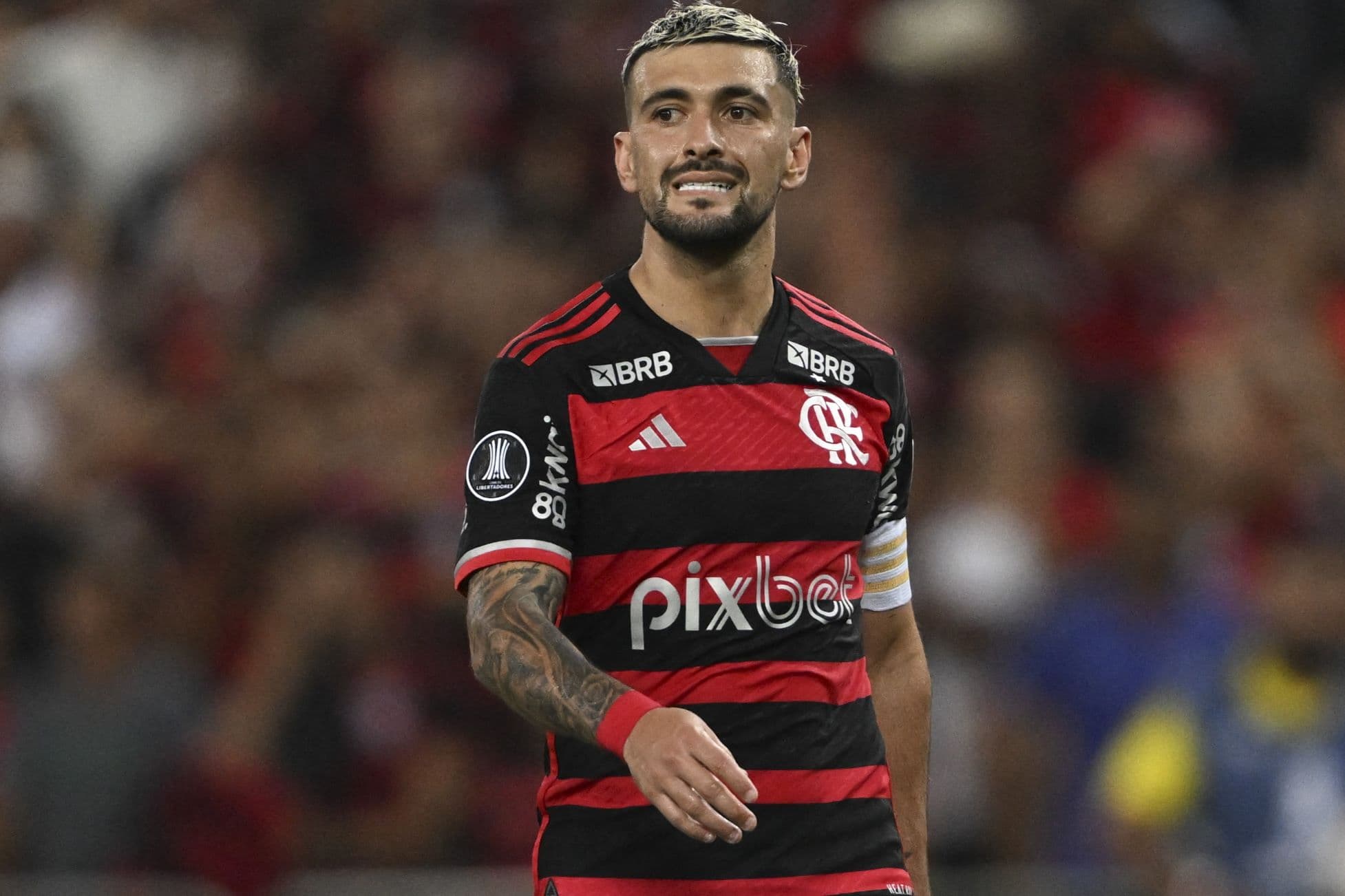 Arrascaeta durante jogo do Flamengo.