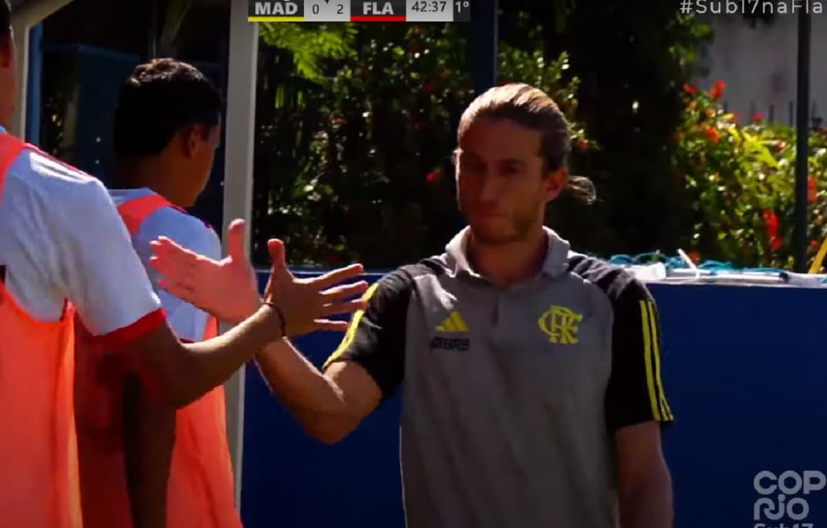 filipe luís em ação no sub-17 do flamengo