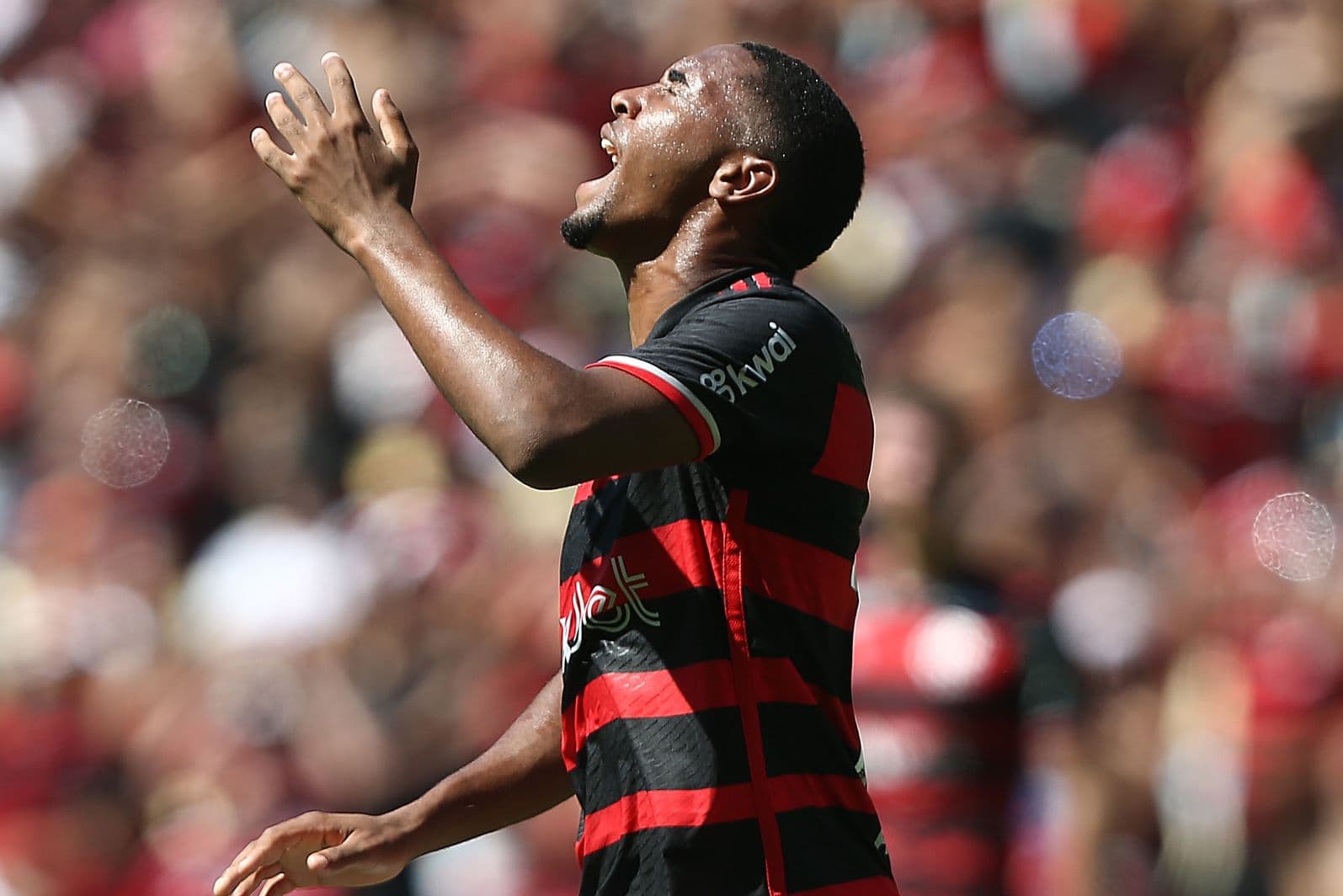 Lorran durante jogo do Flamengo