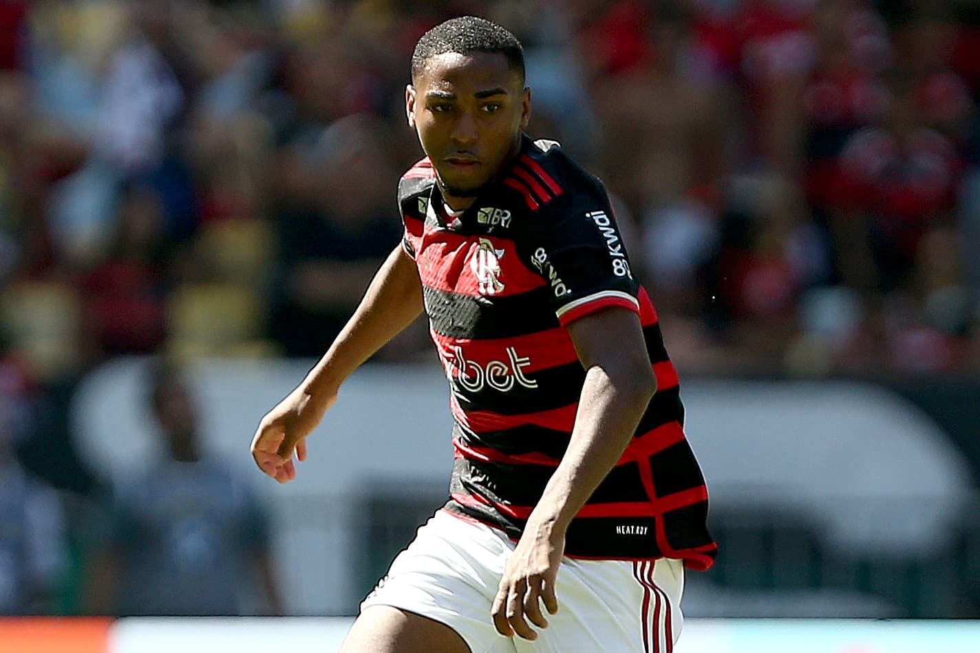 Lorran, do Flamengo, durante jogo contra o Botafogo, pelo brasileirão