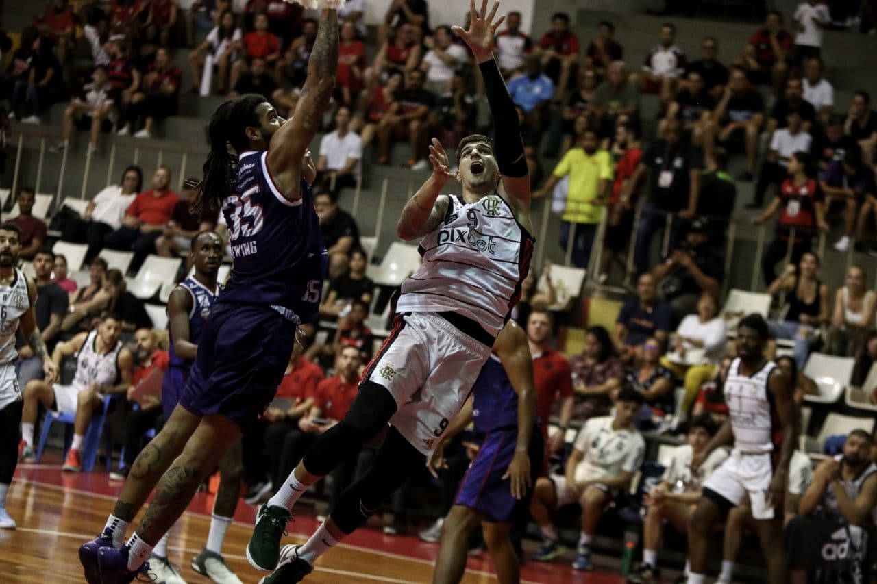 Jogo entre Flamengo e Fortaleza no Rio.