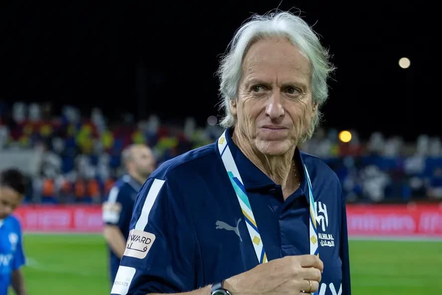 Al Hilal faz proposta para renovação de contrato de Jorge Jesus
