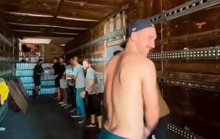 Léo Ortiz ajuda com doações para o RS