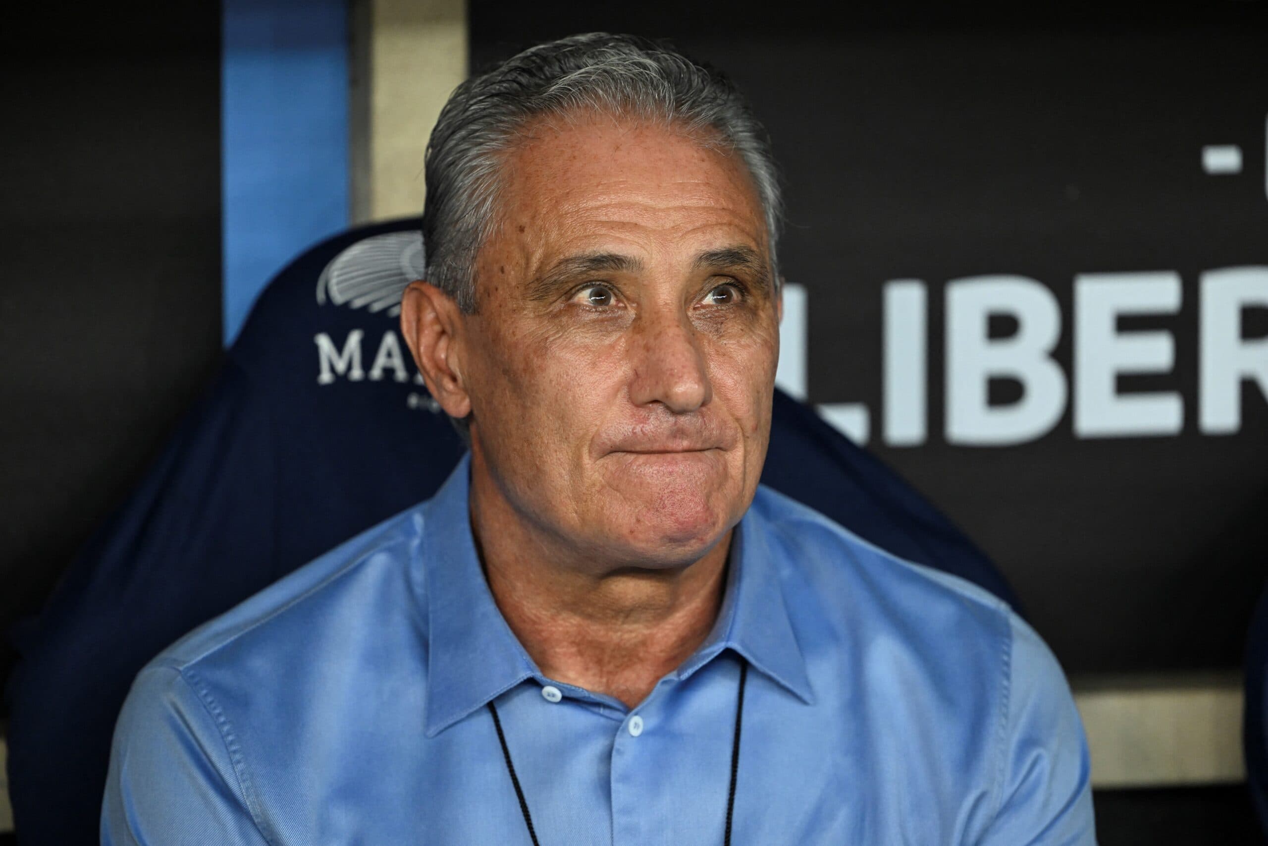 tite em jogo do flamengo; treinador sofre pressões diferentes que no Corinthians para Fábio Santos