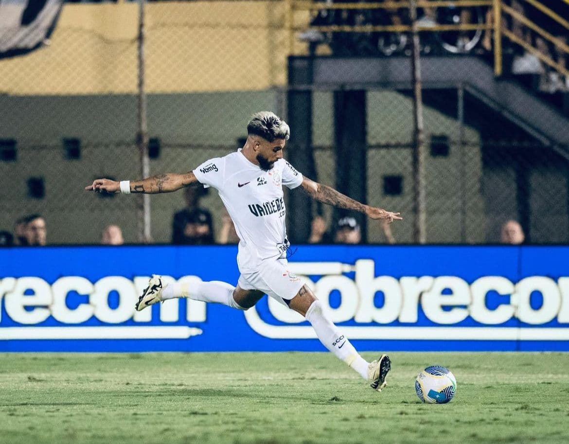 Yuri Alberto afirma ainda estar com dores no joelho e mira Flamengo x Corinthians