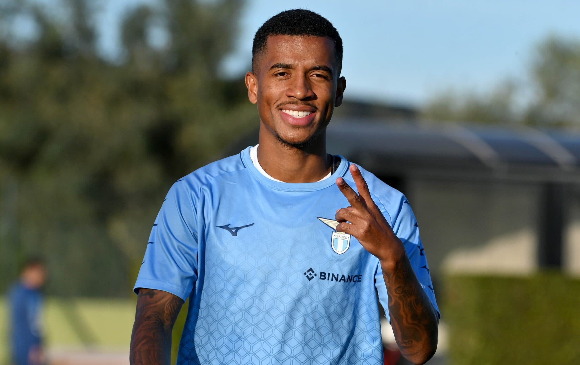 Marcos Antônio em treinamento da Lazio; Flamengo enfrenta impasse para concluir negócio