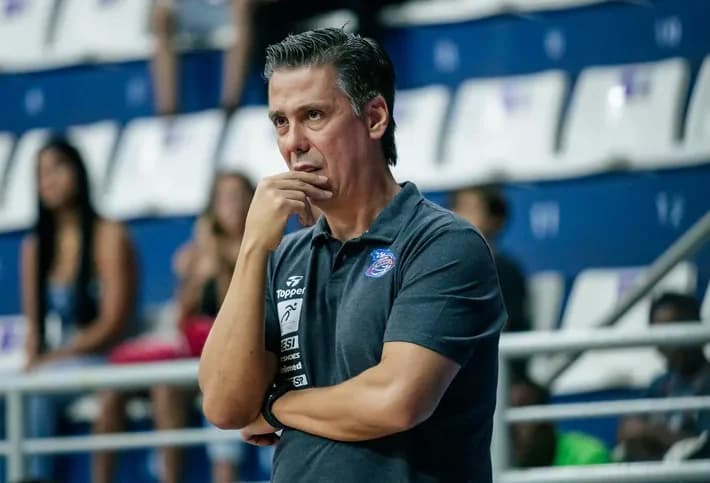 Helinho em jogo de Franca no NBB; treinador projetou Jogo 4 das finais com o Flamengo