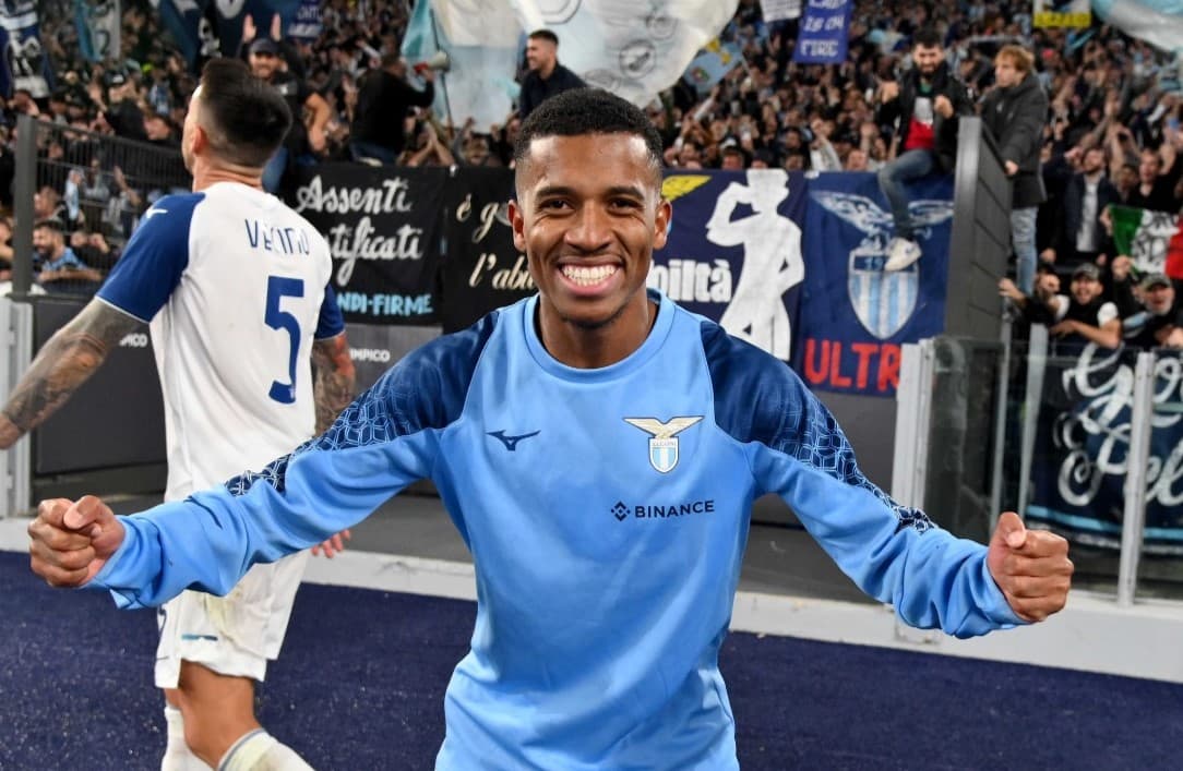 Marcos Antônio em jogo da Lazio; meio-campista é alvo do Flamengo para próxima janela