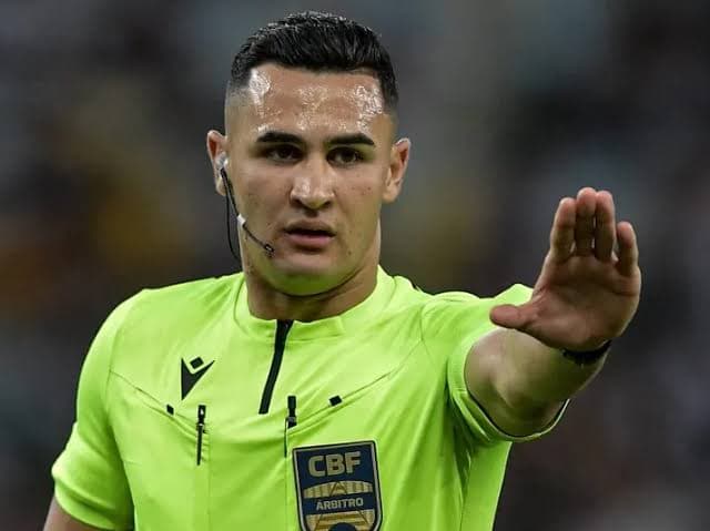 MatheusCandaçan durante jogo do Brasileirão 2024