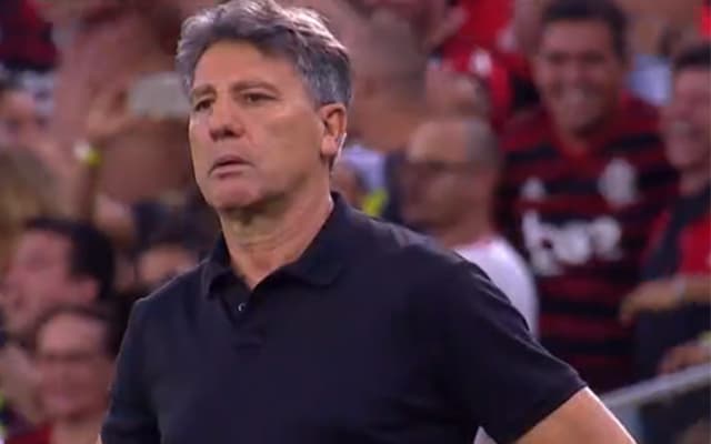 Renato Gaúcho desnorteado em Flamengo x Grêmio