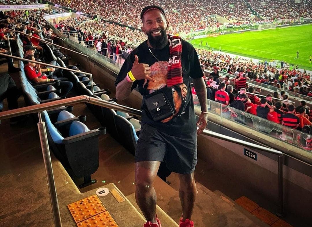Rodinei assistindo ao Flamengo no Maracanã