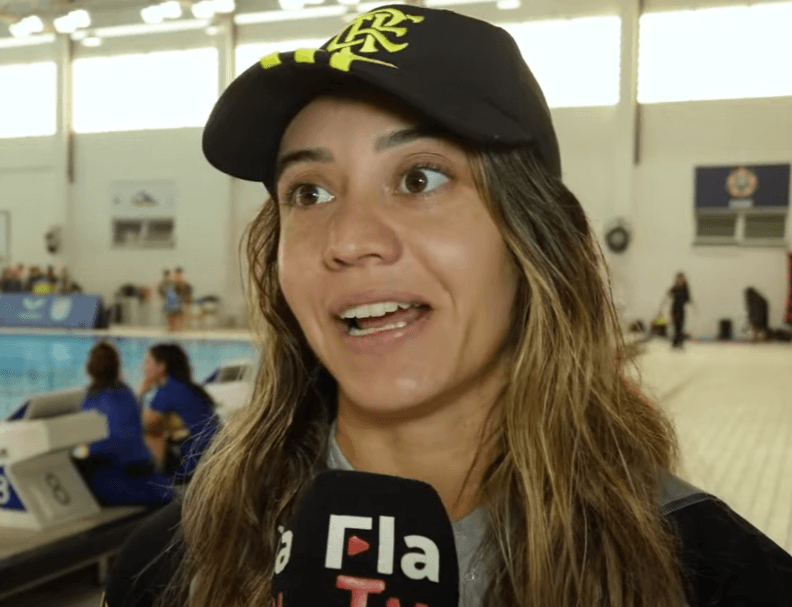 Jéssica Noubel em entrevista à Fla TV após título do Flamengo no Brasileiro de Nado Artístico